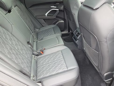Used 2025 Audi SQ5 Premium Plus AWD/4WD image 18