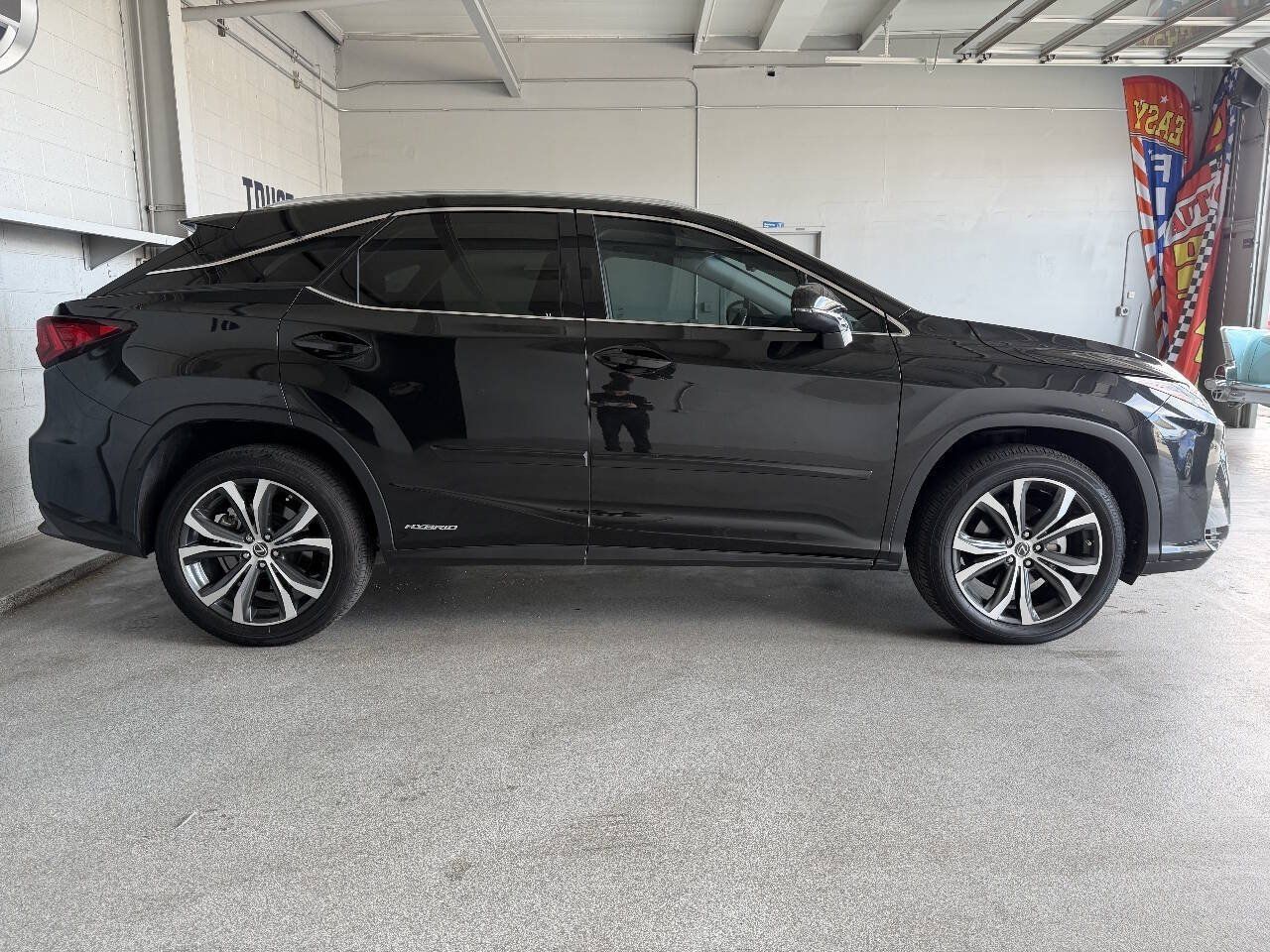Used 2018 Lexus RX 450h AWD w/ Premium Package image 9