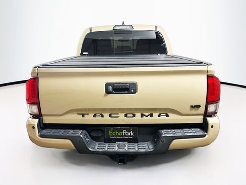 Used 2018 Toyota Tacoma TRD Sport w/ Technology Package image 7