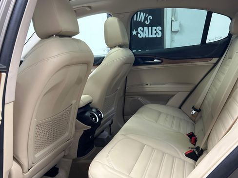 Used 2019 Alfa Romeo Stelvio Ti Lusso w/ Quick Order Package 22X Lusso image 8