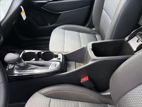 Certified 2025 Chevrolet Trax LT w/ LT Convenience Package FWD image 21