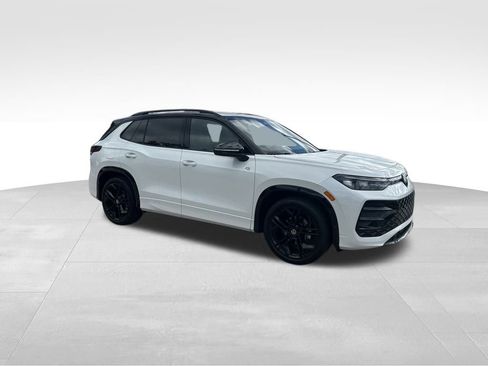 New 2026 Volkswagen Tiguan SE R-Line image 7