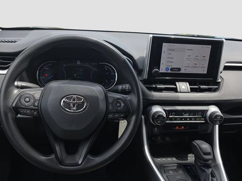 Used 2023 Toyota RAV4 LE AWD/4WD image 13