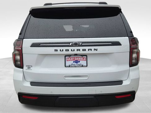 Used 2024 Chevrolet Suburban Z71 w/ Luxury Package AWD/4WD image 7