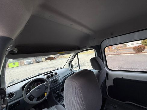 Used 2013 Ford Transit Connect XLT image 38