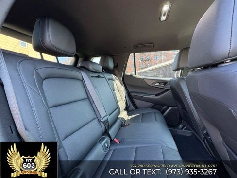 Used 2025 Chevrolet Equinox LT w/ Convenience Package II image 10