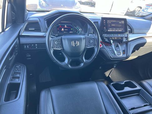 Certified 2024 Honda Odyssey Sport image 7