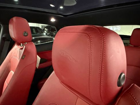 Used 2019 Jaguar E-PACE R-Dynamic SE image 33