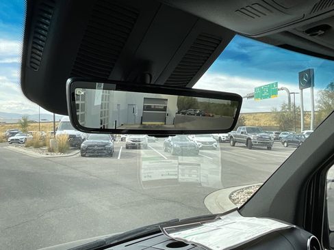 Used 2024 Mercedes-Benz Sprinter 2500 image 25