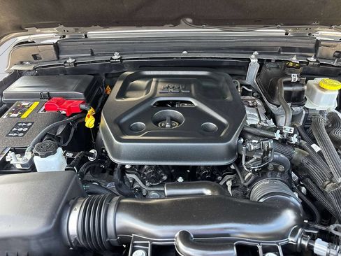 Used 2023 Jeep Wrangler Unlimited Sahara AWD/4WD image 8