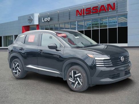 Certified 2026 Nissan Kicks SV FWD image 1