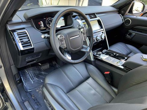 Used 2018 Land Rover Discovery HSE AWD/4WD image 4