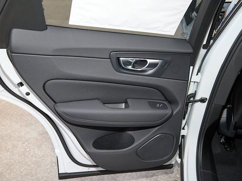 New 2026 Volvo XC60 B5 Plus w/ Climate Package image 18