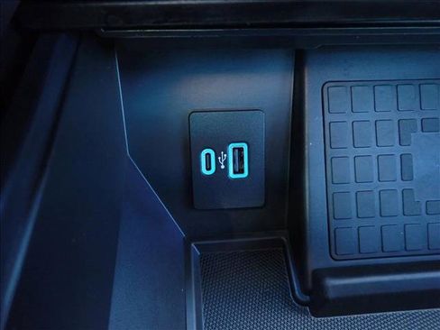 Certified 2022 Ford F150 Platinum w/ Equipment Group 701A High image 24