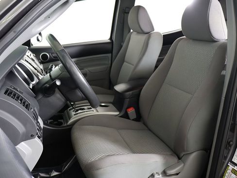 Used 2014 Toyota Tacoma 4x4 Double Cab w/ SR5 Package image 25