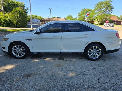 Used 2010 Ford Taurus SEL FWD image 4