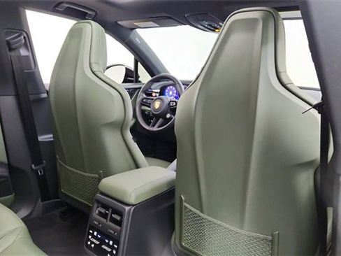 Used 2025 Porsche Macan 4S Electric image 26