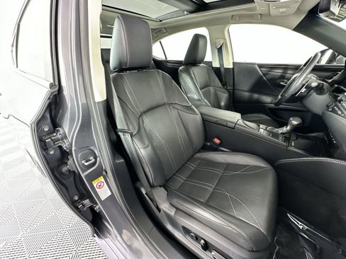 Used 2019 Lexus ES 350 w/ Accessory Package 2 FWD image 27