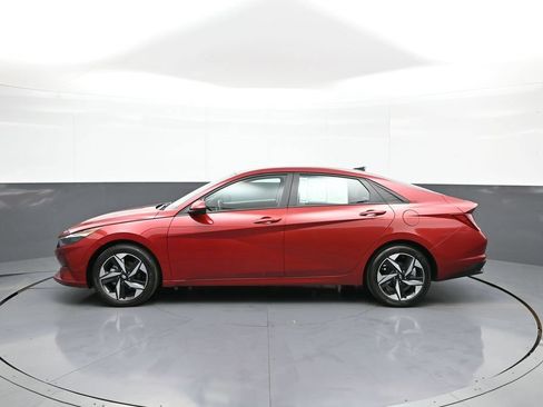 Certified 2023 Hyundai Elantra SEL w/ Convenience Package FWD image 9