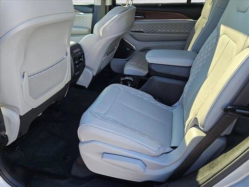 Used 2022 Jeep Grand Cherokee L Summit w/ Advanced Protech Group IV image 19