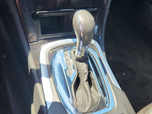 Used 2016 Buick Regal Premium AWD/4WD image 16