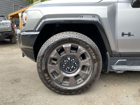 Used 2026 GMC Hummer EV 4x4 Crew Cab w/ Carbon Fiber Edition Package image 11