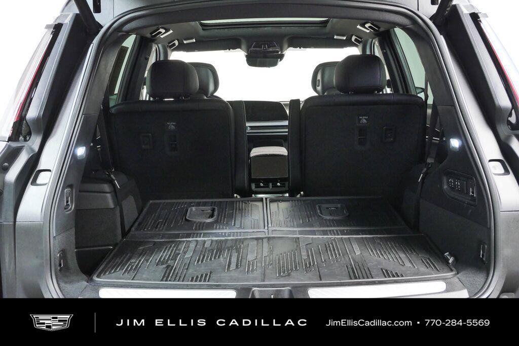 Certified 2026 Cadillac Vistiq Luxury w/ LPO, Floor Liner Package AWD/4WD image 27