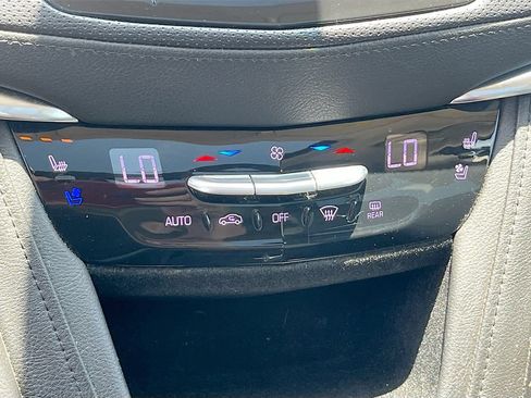 Used 2018 Cadillac XT5 Premium Luxury FWD image 16
