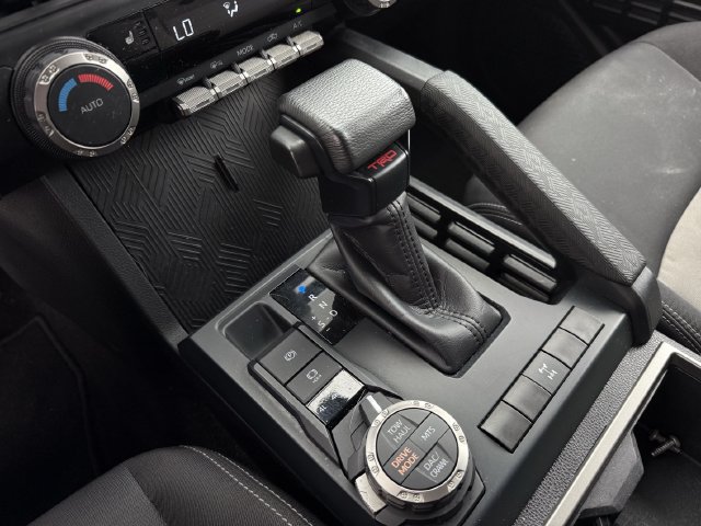 Used 2024 Toyota Tacoma TRD Off-Road AWD/4WD image 20