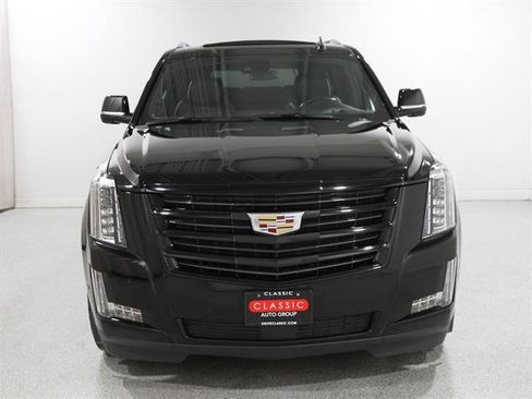 Used 2020 Cadillac Escalade ESV Platinum w/ Escalade Sport Edition image 2