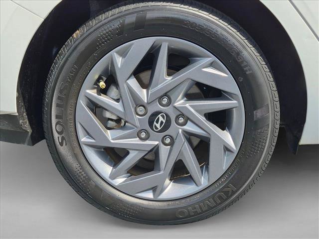 Used 2024 Hyundai Elantra SEL FWD image 21