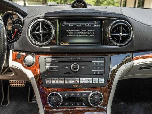 Used 2017 Mercedes-Benz SL 550 image 52