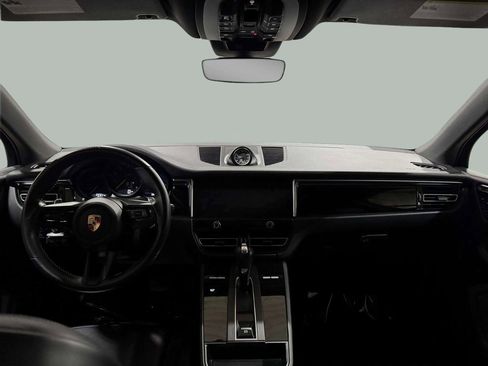 Used 2024 Porsche Macan image 20