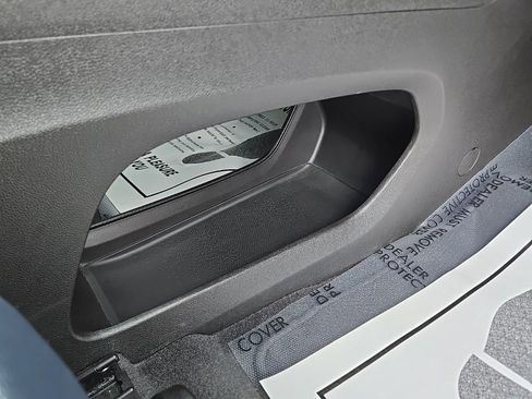 Used 2022 Chevrolet Bolt EUV LT w/ Convenience Package image 40