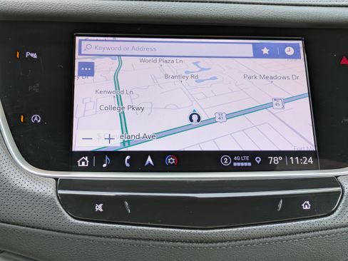 Certified 2025 Cadillac XT5 Sportv w/ LPO, Floor Liner Package image 28