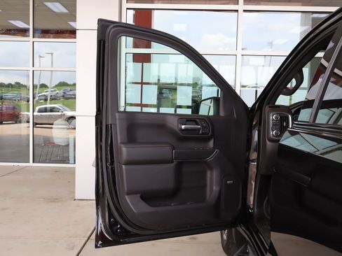 Used 2019 GMC Sierra 1500 AT4 w/ Off Road Performance Package AWD/4WD image 12