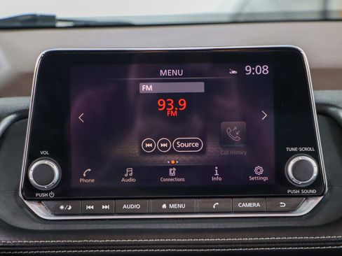 Used 2023 Nissan Rogue SV image 19