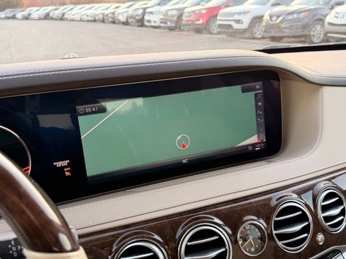 Used 2018 Mercedes-Benz S 560 4MATIC Sedan image 32