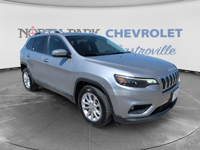 Used 2019 Jeep Cherokee Latitude w/ Popular Appearance Group FWD image 1