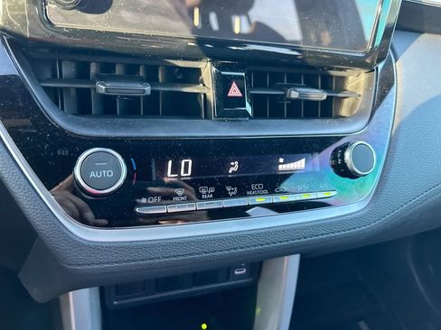 Used 2025 Toyota Corolla Cross AWD Hybrid image 25