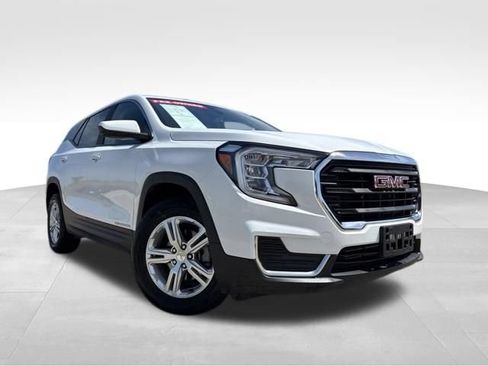 Used 2024 GMC Terrain SLE FWD image 2