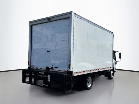 Used 2021 Isuzu NPR RWD image 5