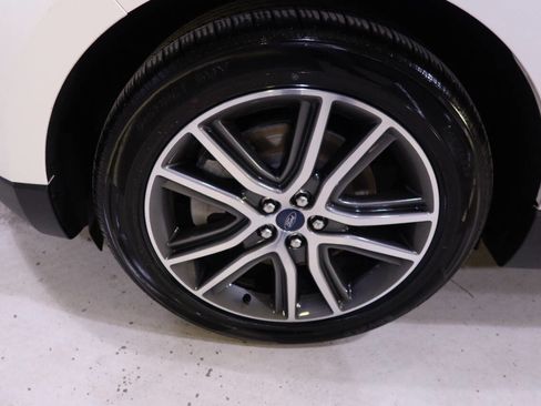 Used 2021 Ford Edge Titanium w/ Class II Trailer Tow Package image 10