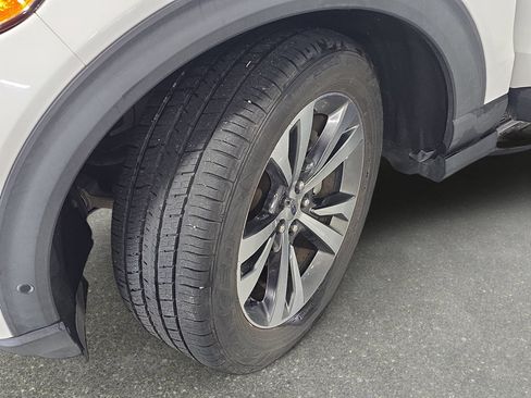 Used 2020 Ford Explorer Platinum AWD/4WD image 31