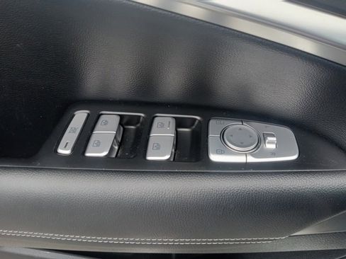 Used 2021 Genesis G70 2.0T image 27