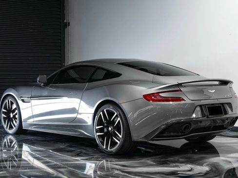 Used 2017 Aston Martin Vanquish Coupe image 13