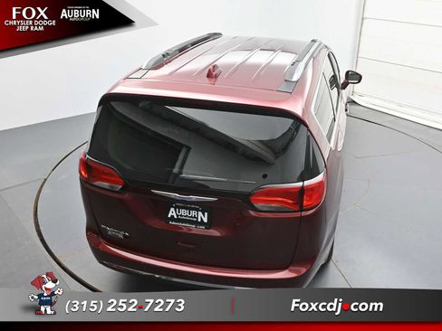 Used 2019 Chrysler Pacifica Touring-L Plus FWD image 34
