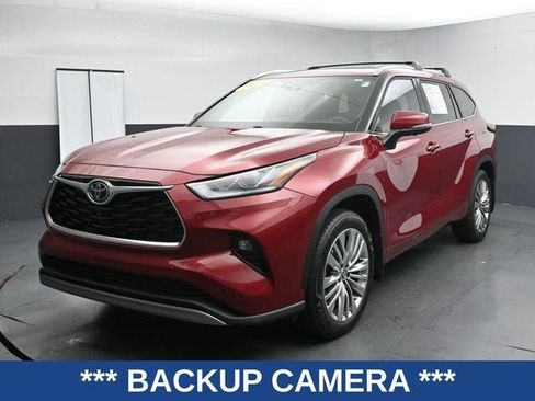 Used 2025 Toyota Highlander Platinum AWD/4WD image 5