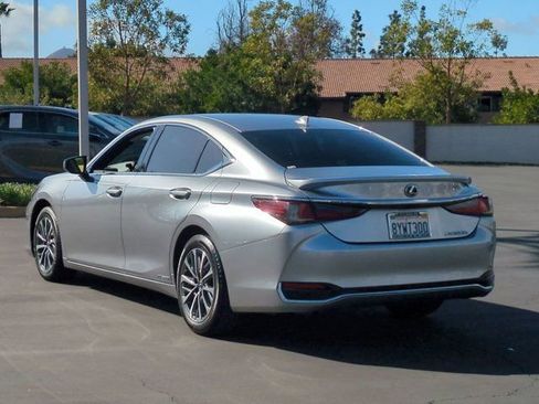 Used 2022 Lexus ES 300h w/ Accessory Package image 7