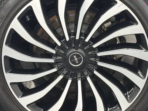 Certified 2023 Lincoln Nautilus Black Label AWD/4WD image 5